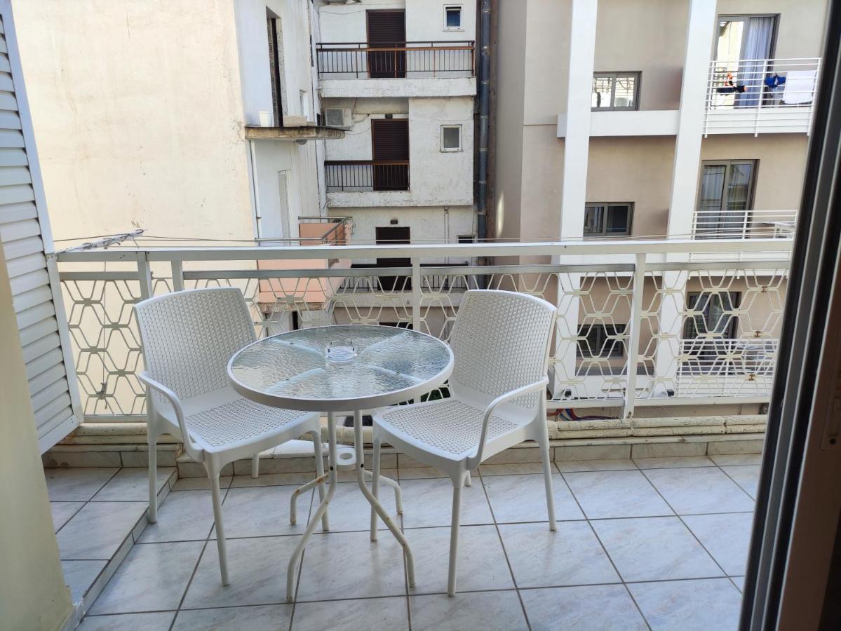 Steps From The Beach Aprt Chrissi Akti Chania Exterior foto